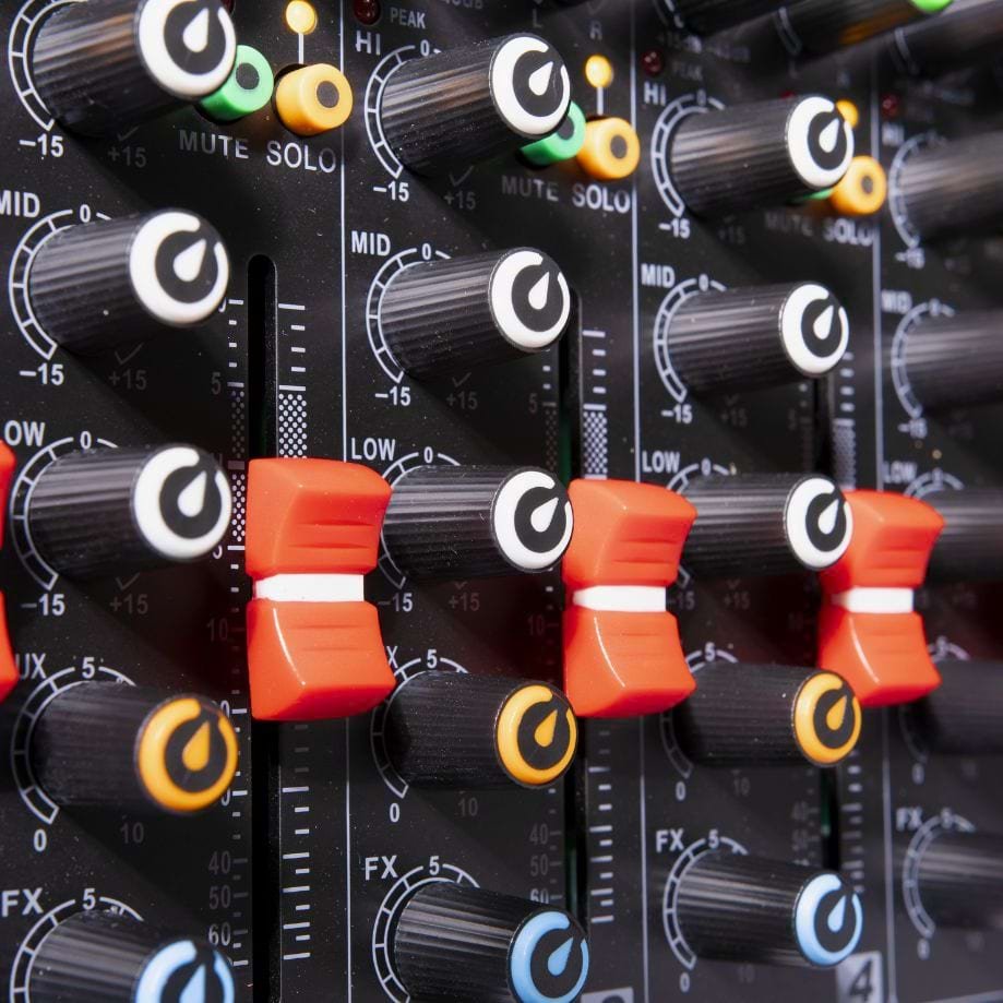 Lone Audio Multimedia Powered Mixer 8 channels Lone Audio Multimedia Powered Mixer 8 channels