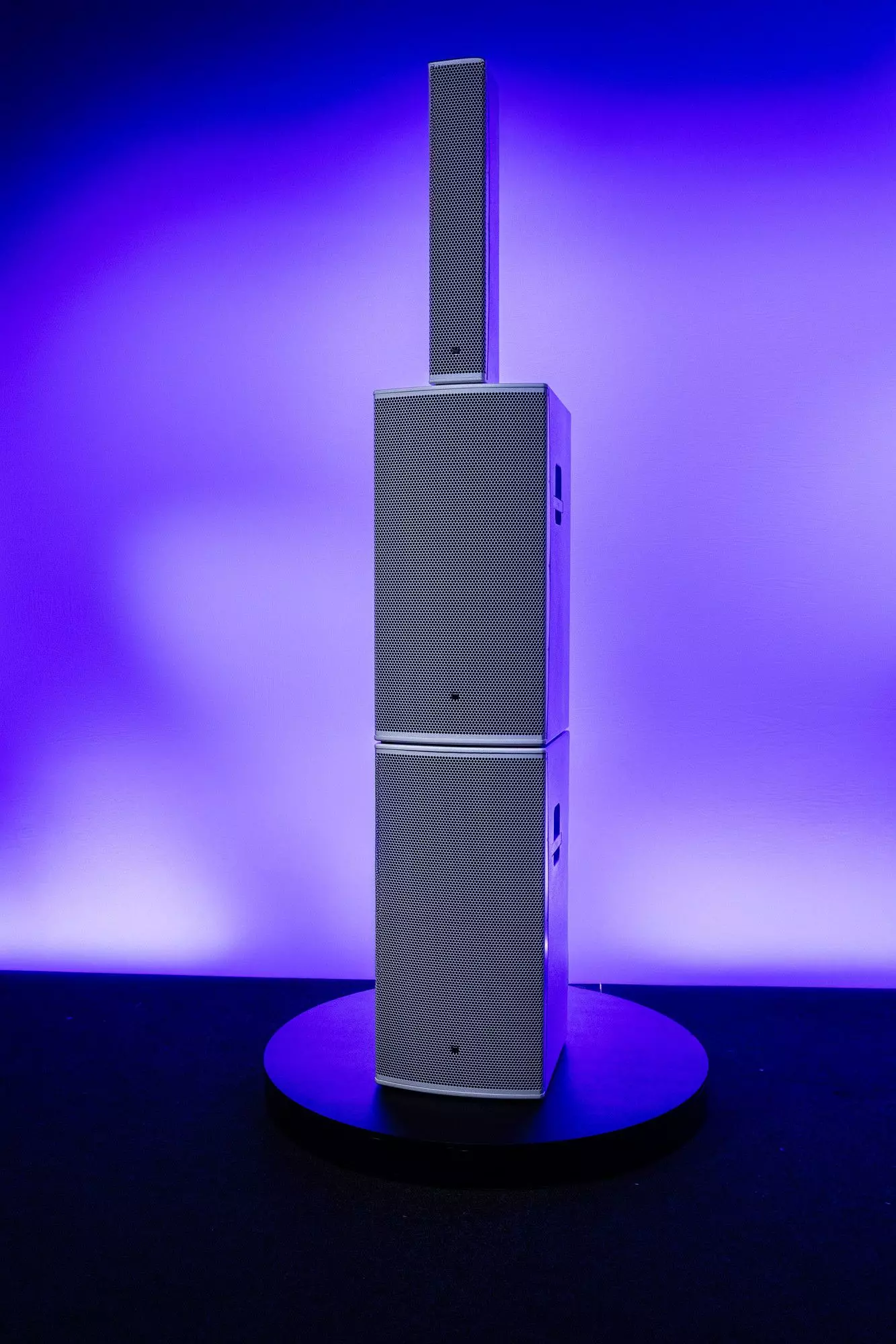 DAP Frigga Single Active Column PA System White1000W RMS 134 dB SPL with Bluetooth 5.0 TWS DAP Frigga Single Active Column PA System White1000W RMS 134 dB SPL with Bluetooth 5.0 TWS